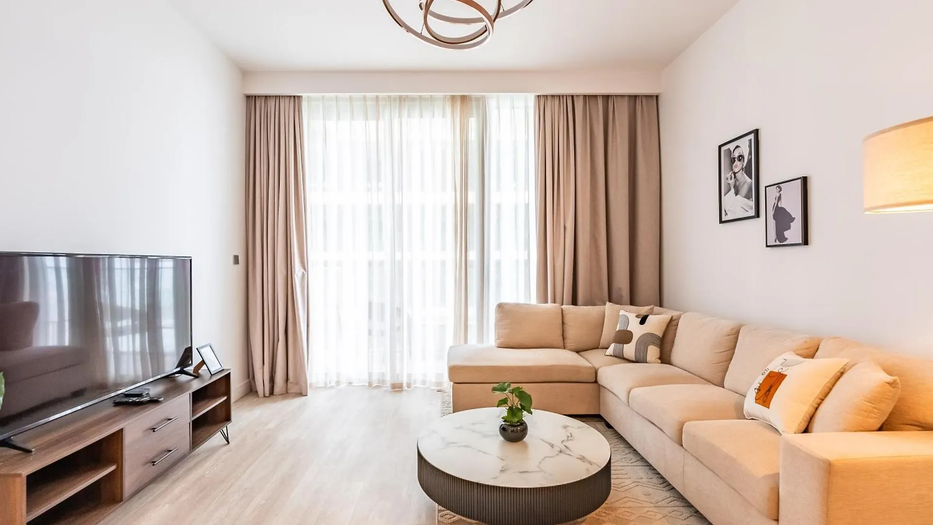 Apartment Seabreeze Escape-Serene 2Br -Private Beach Access Dubai