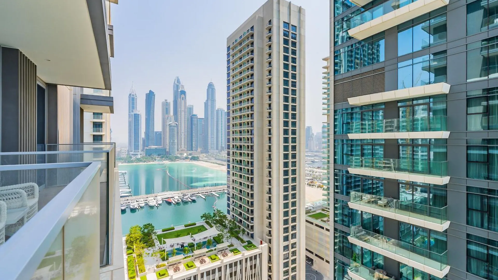 Seabreeze Escape-Serene 2Br -Private Beach Access Dubai