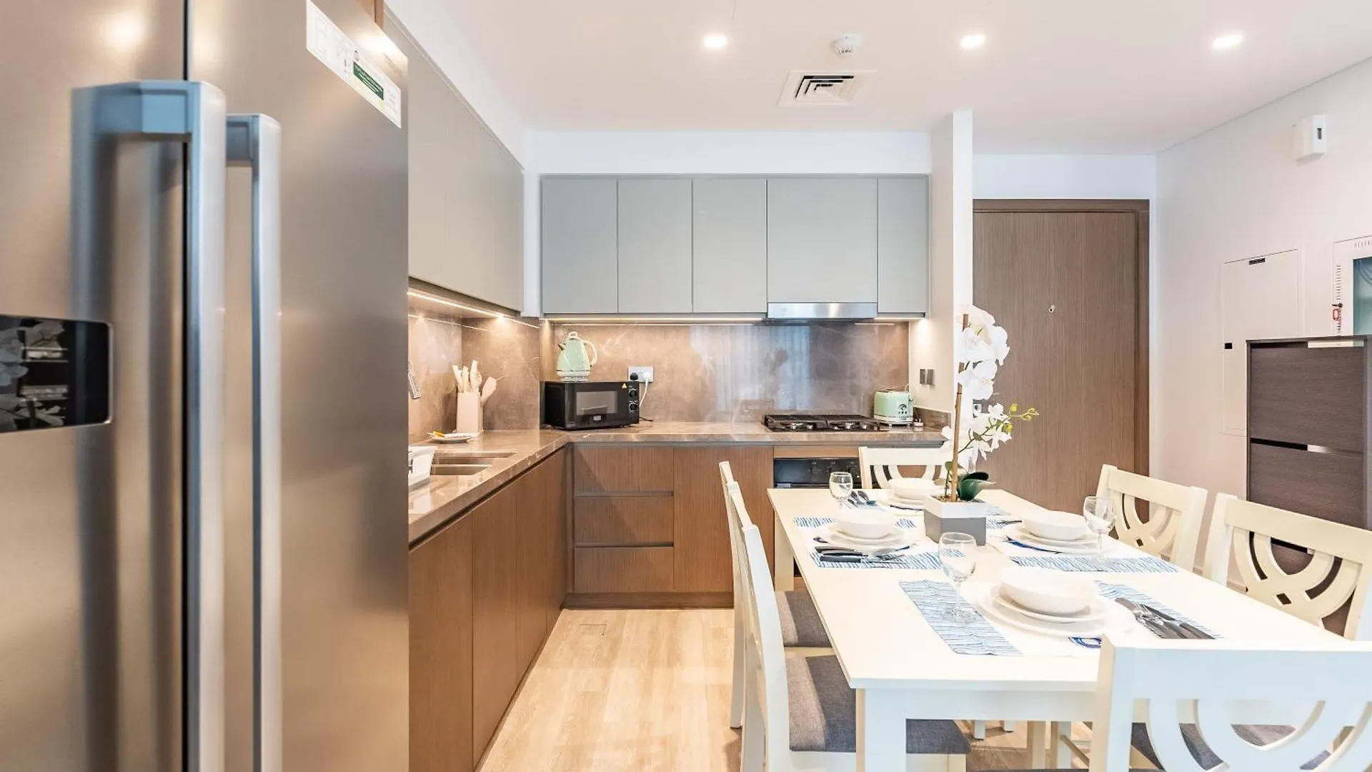 Seabreeze Escape-Serene 2Br -Private Beach Access Dubai