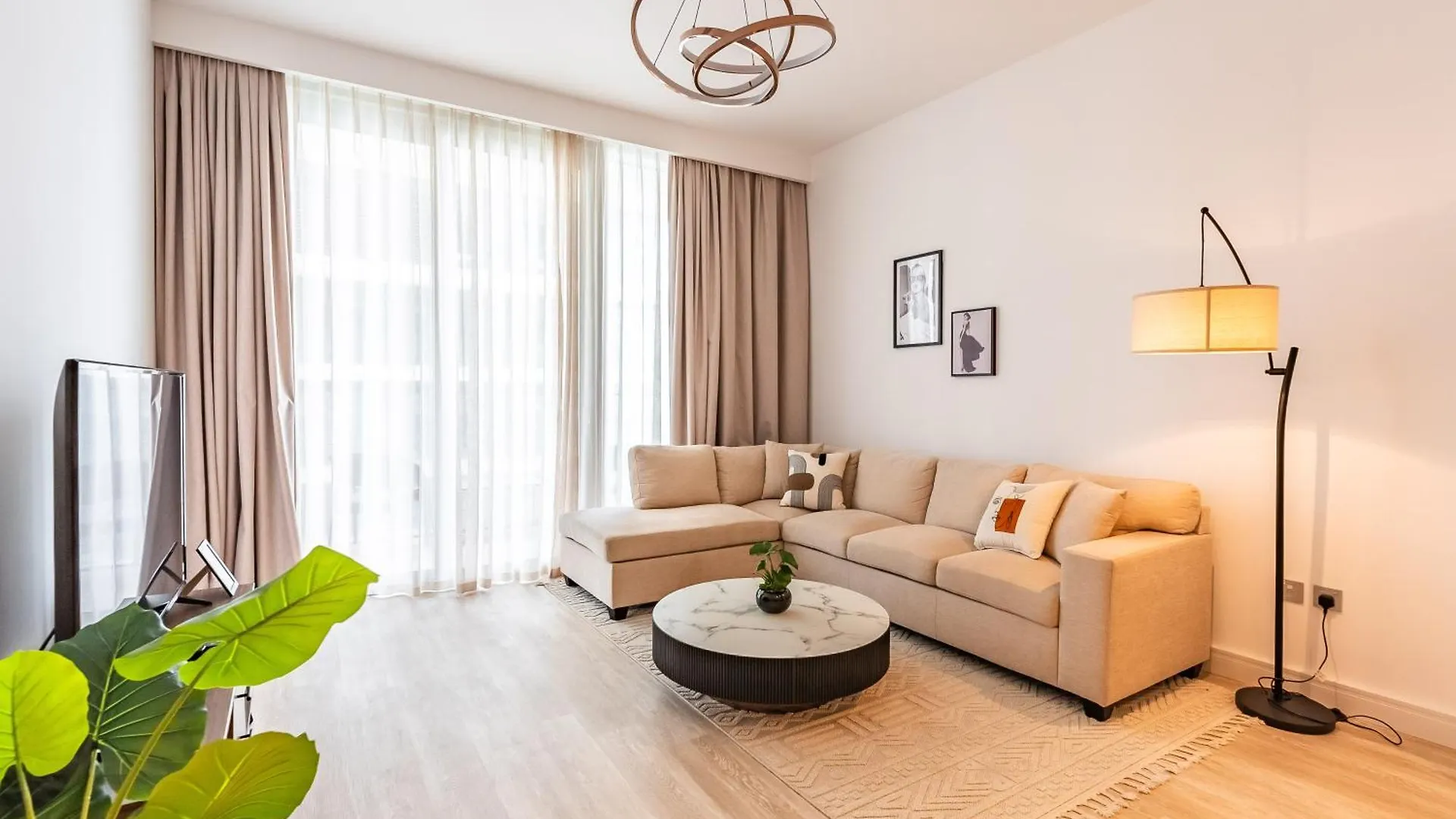 Seabreeze Escape-Serene 2Br -Private Beach Access Dubai