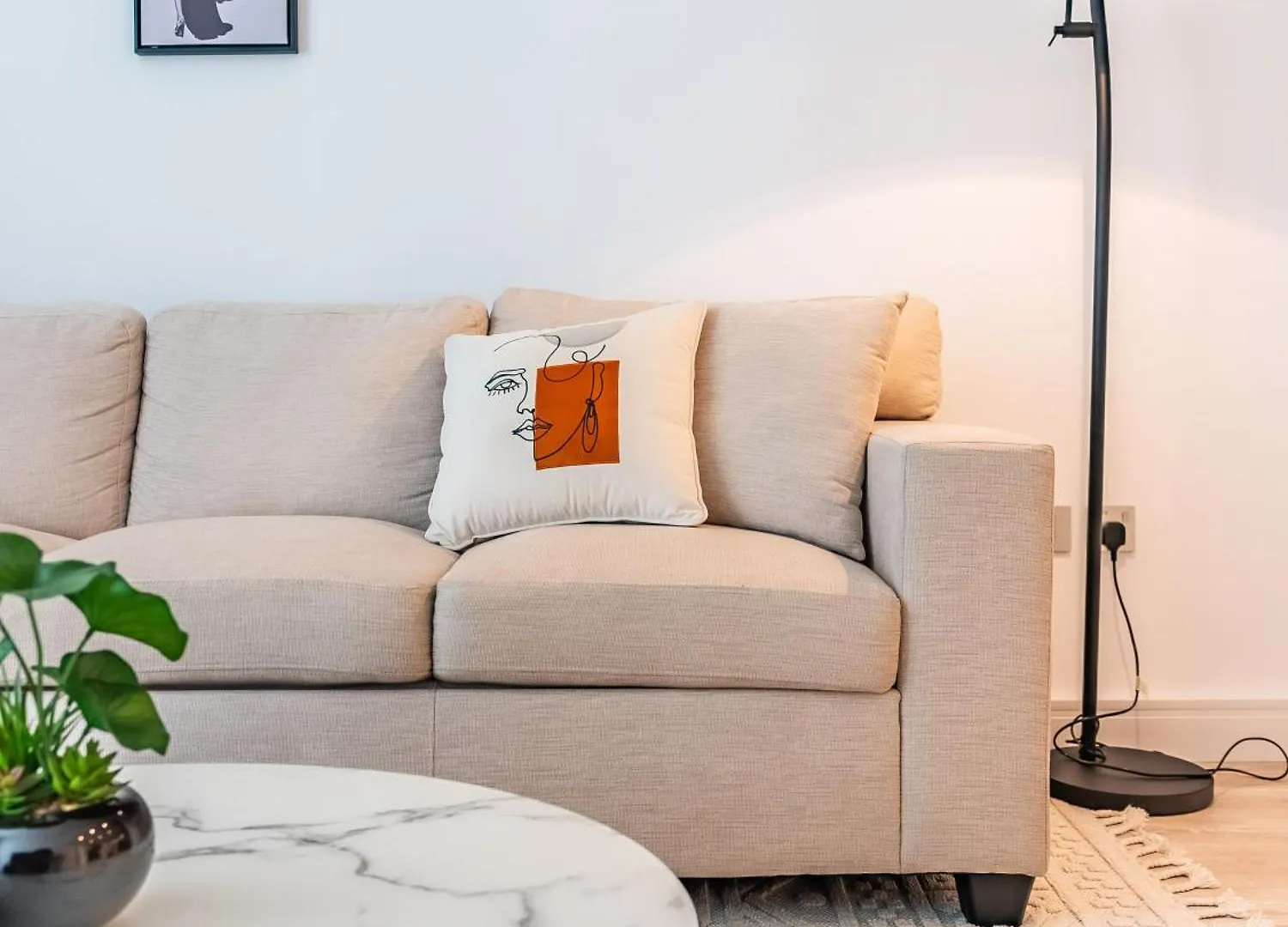 Seabreeze Escape-Serene 2Br -Private Beach Access Dubai