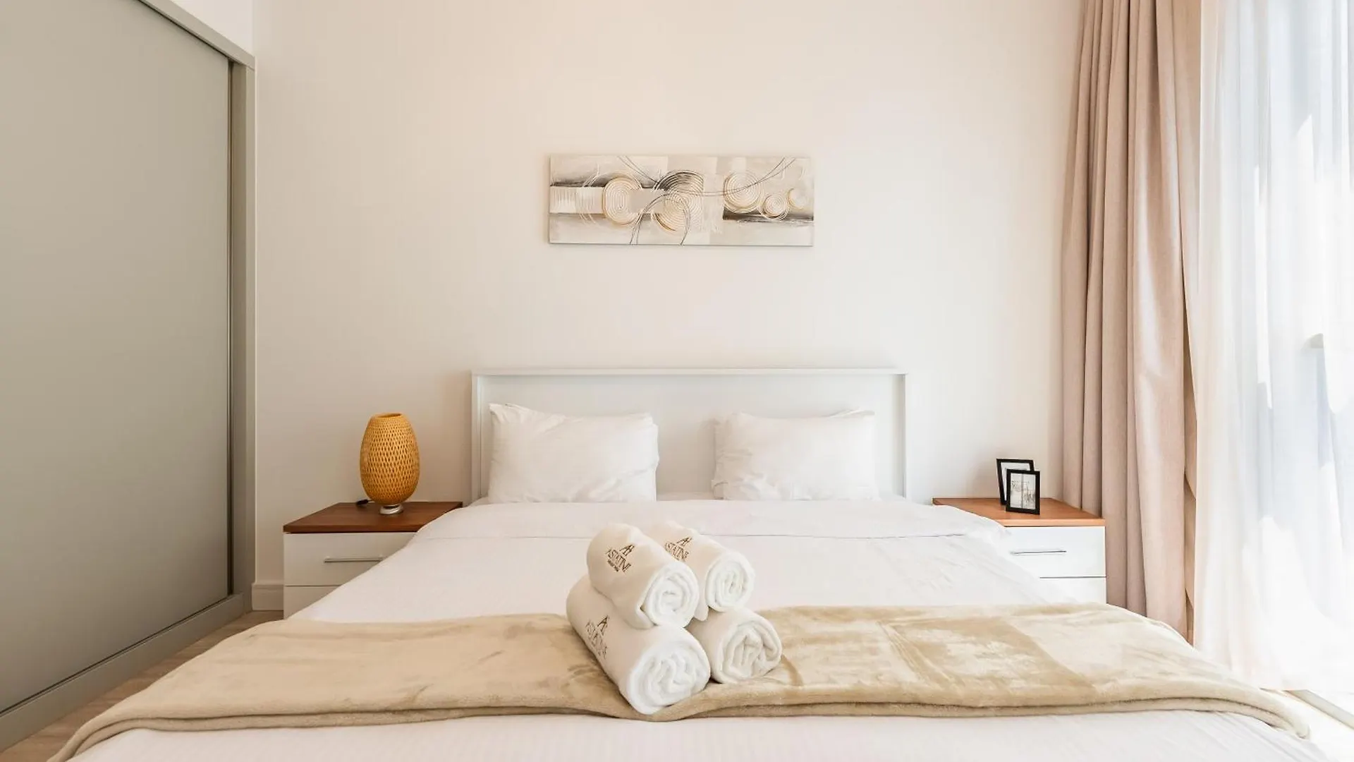 Seabreeze Escape-Serene 2Br -Private Beach Access Dubai